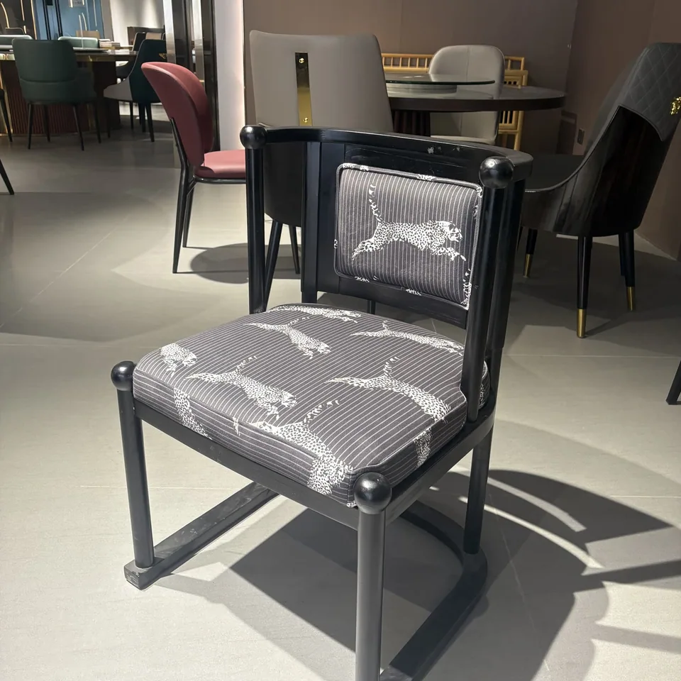 Ravel Ball-Corner Chair